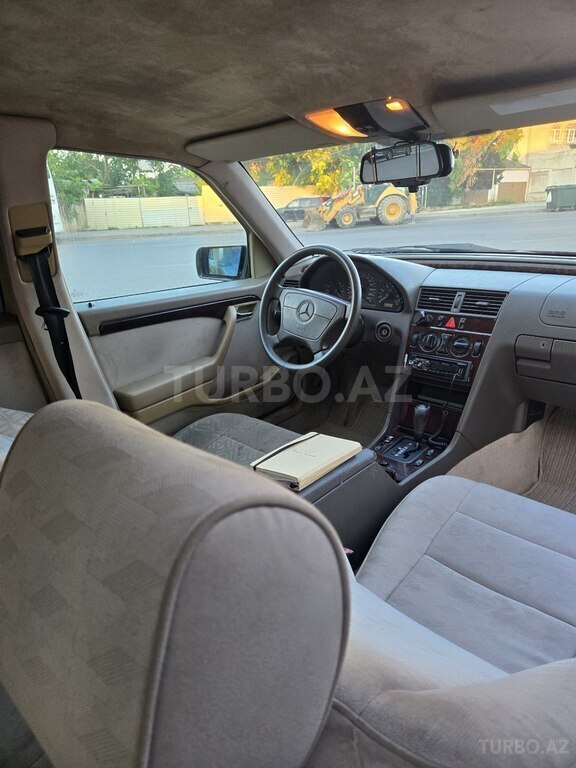 Mercedes C 220