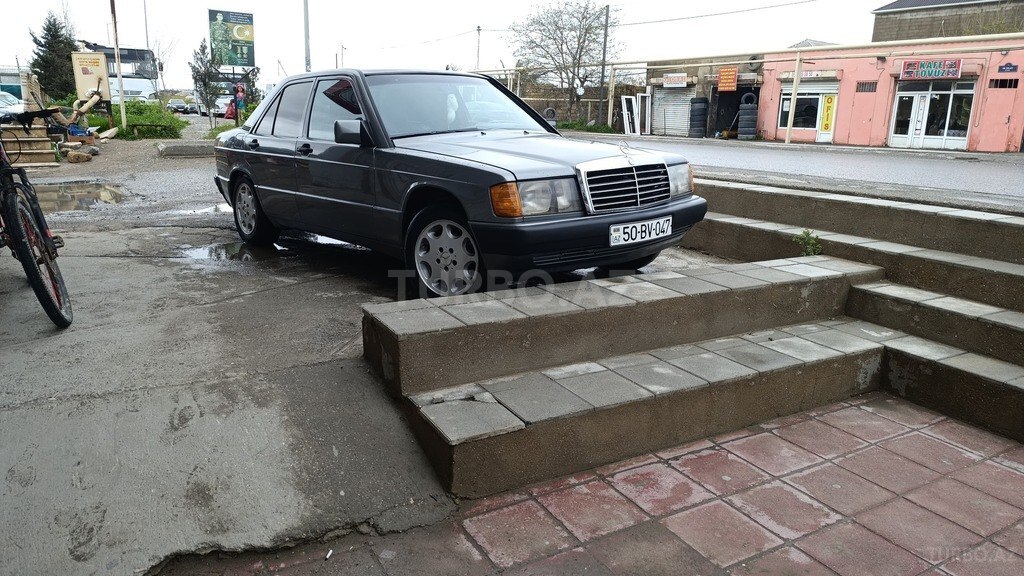 Mercedes 190