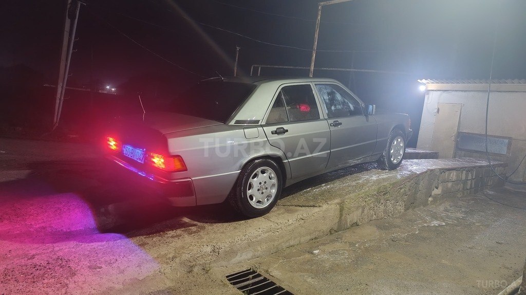 Mercedes 190