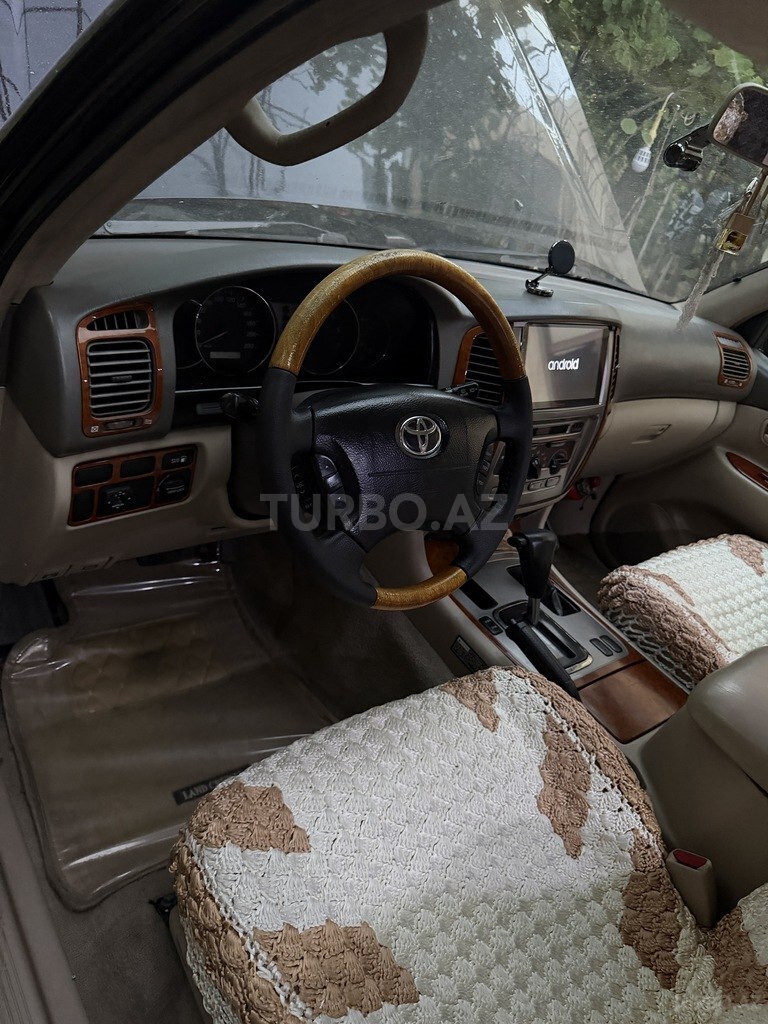 Toyota Land Cruiser