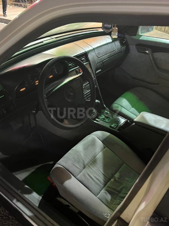 Mercedes C 180