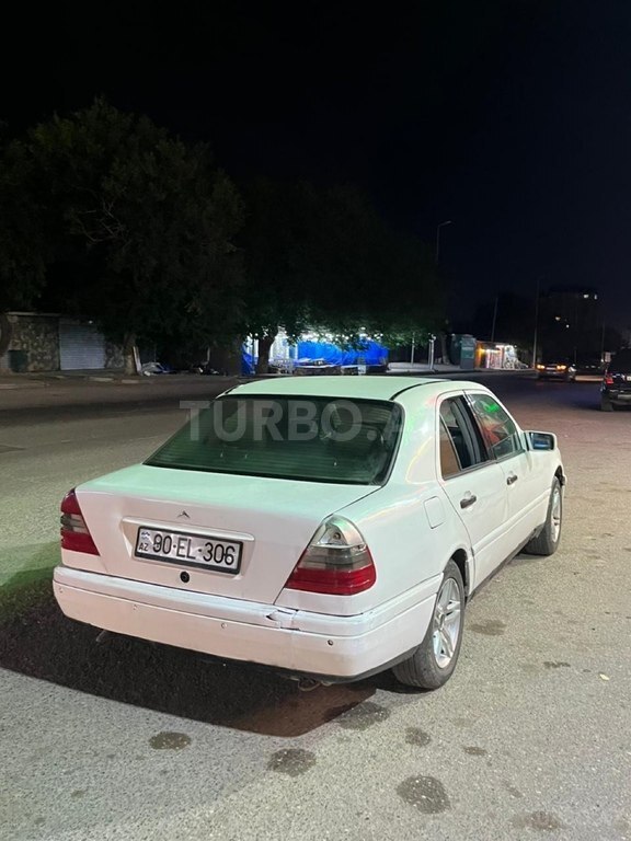 Mercedes C 180
