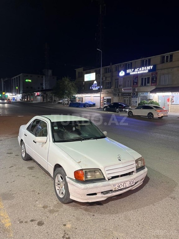Mercedes C 180