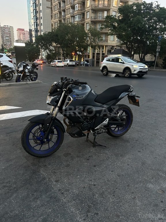 Yamaha FZ-S FI Deluxe