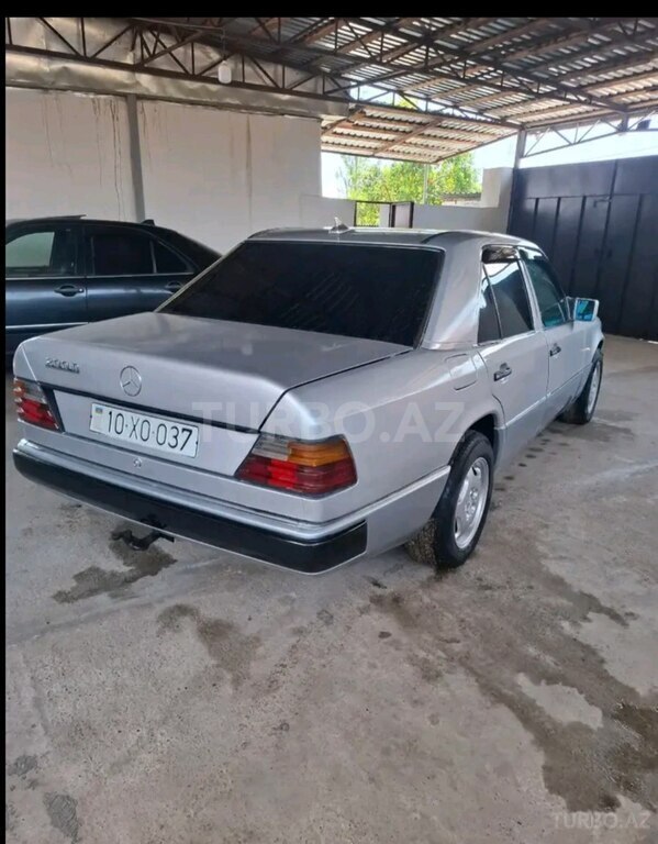 Mercedes 200 D