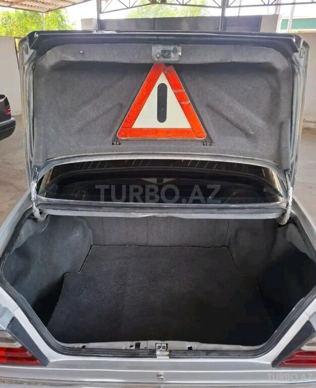 Mercedes 200 D