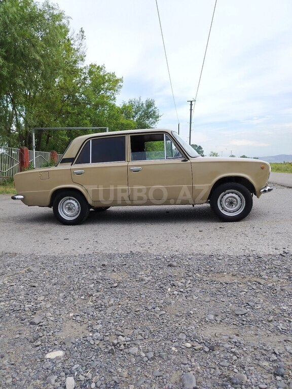 LADA (VAZ) 21011