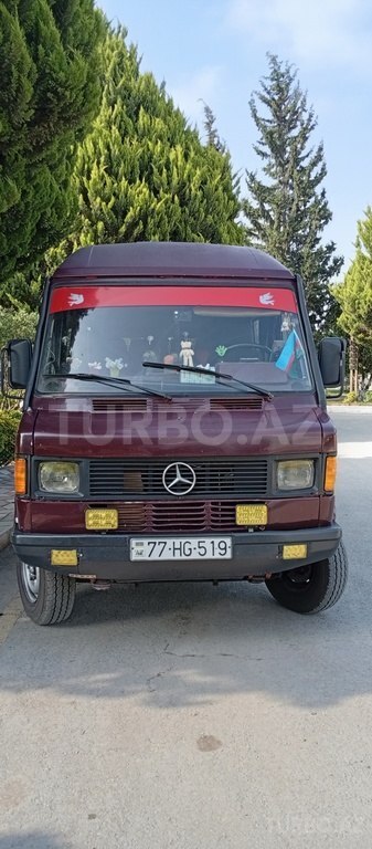 Mercedes 208 D