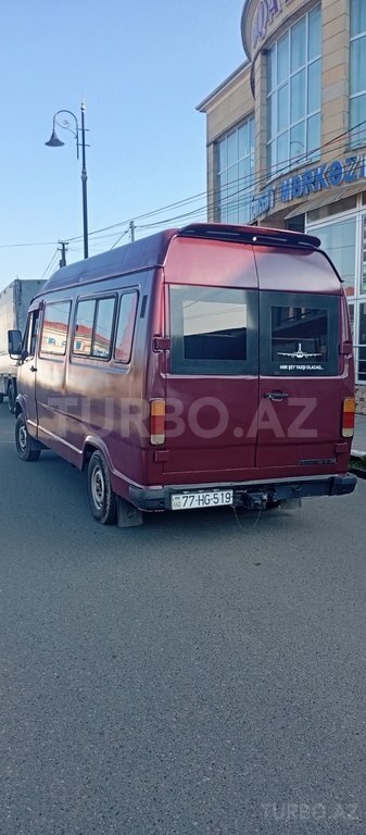 Mercedes 208 D