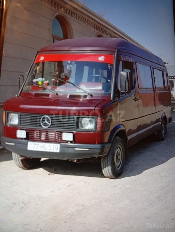 Mercedes 208 D