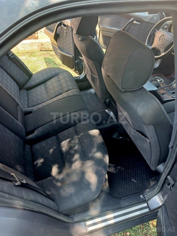 Mercedes C 200