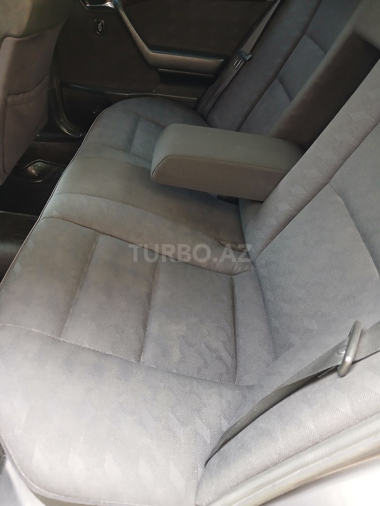 Mercedes C 200