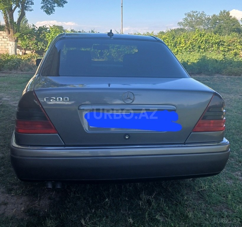 Mercedes C 200