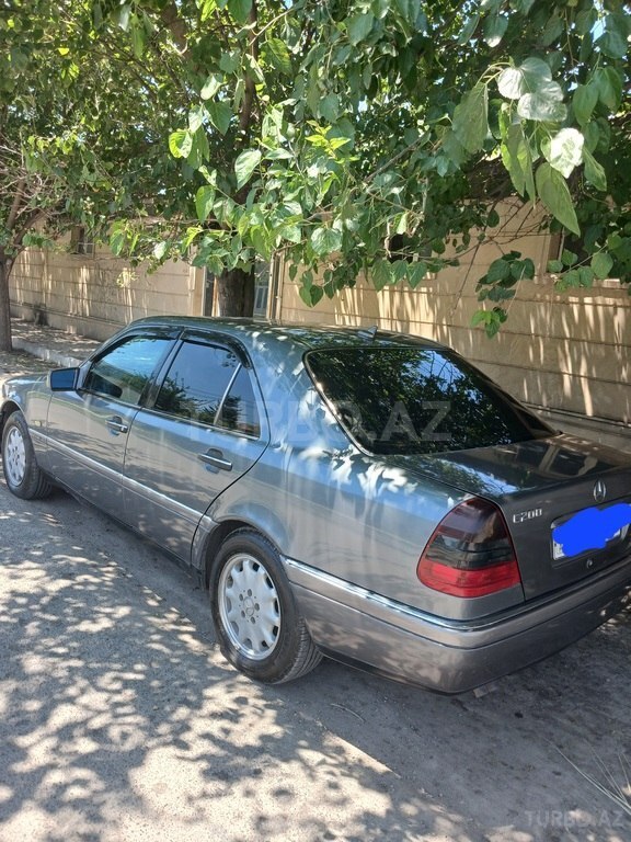 Mercedes C 200