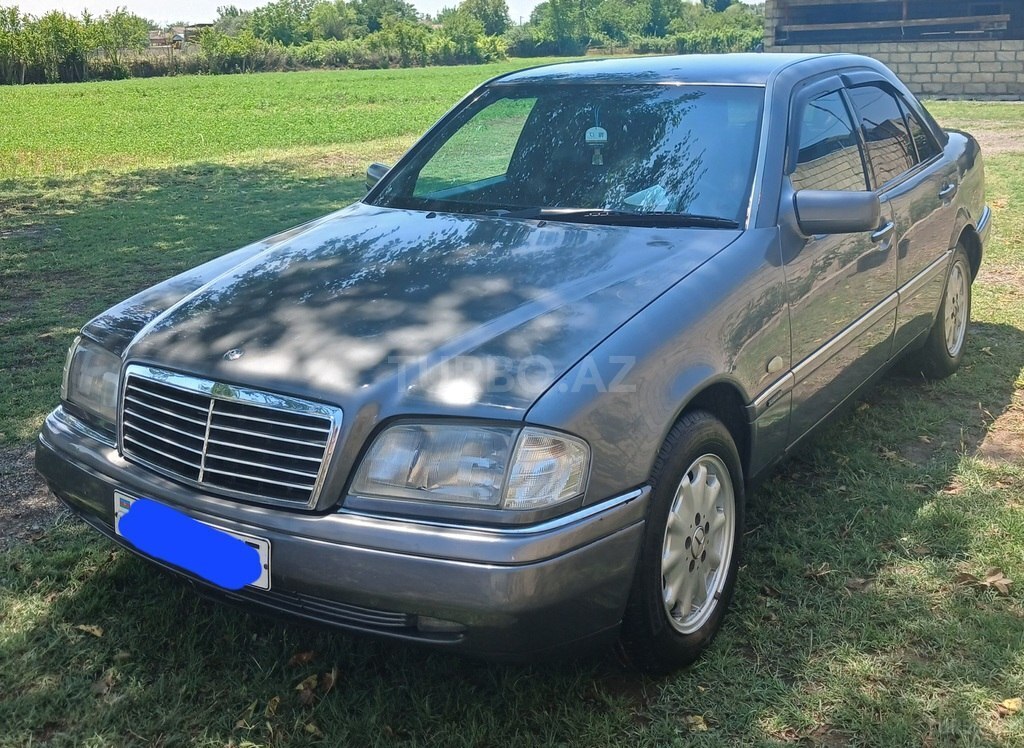 Mercedes C 200