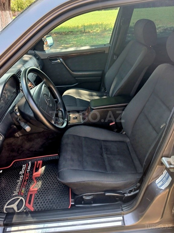 Mercedes C 200