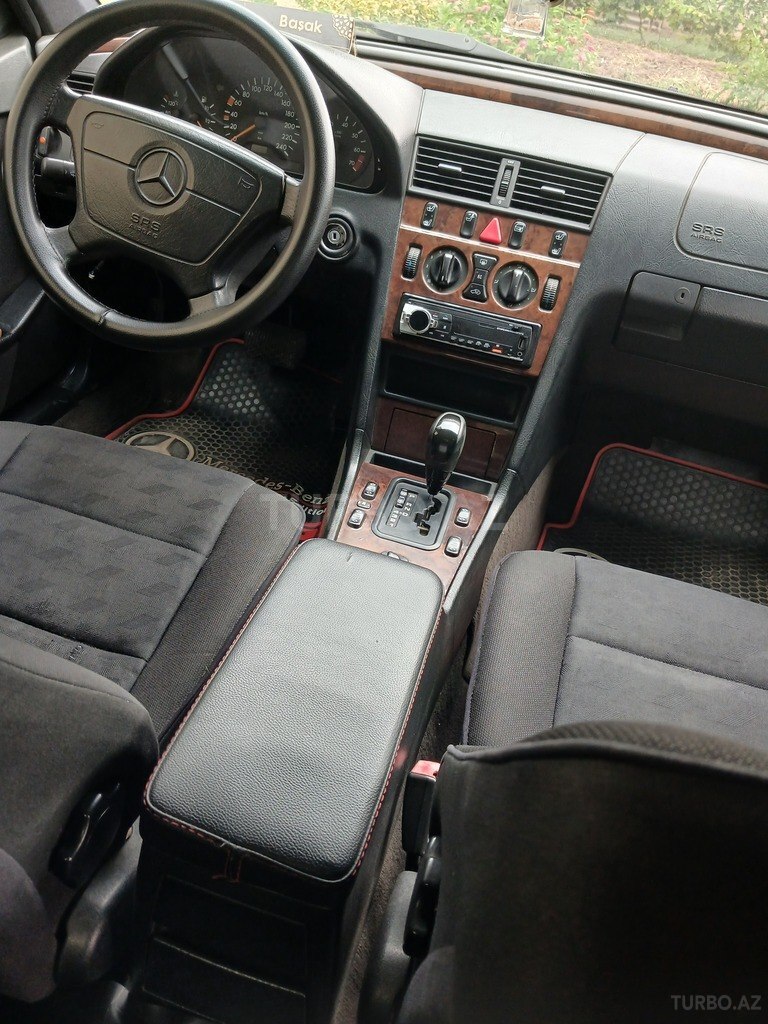 Mercedes C 200