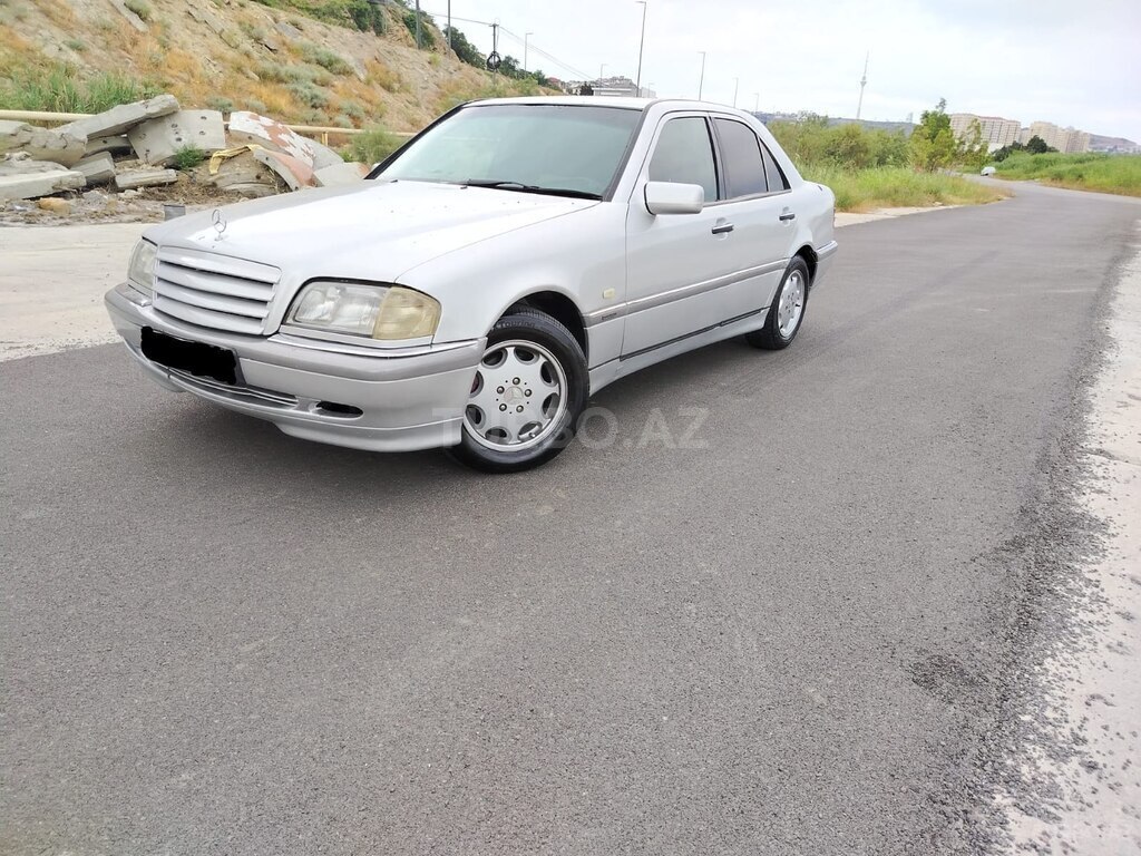 Mercedes C 200