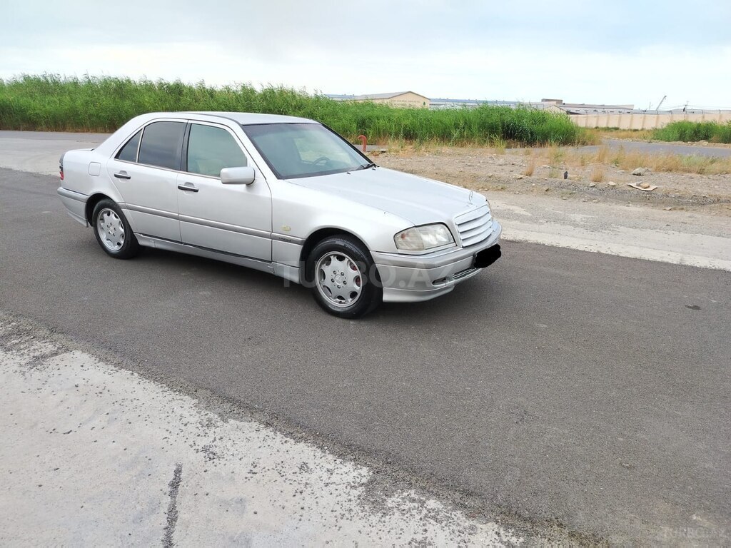 Mercedes C 200