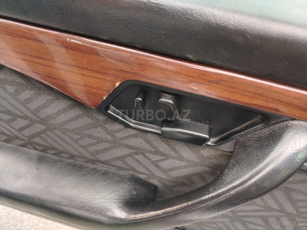 Mercedes C 200
