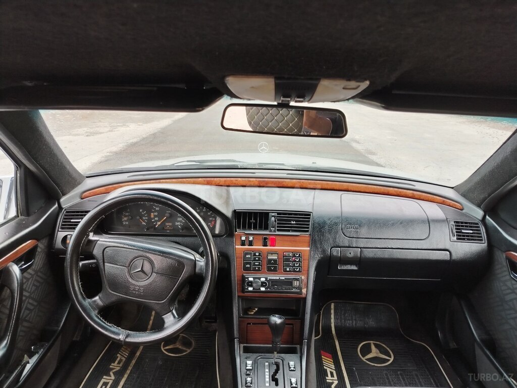 Mercedes C 200