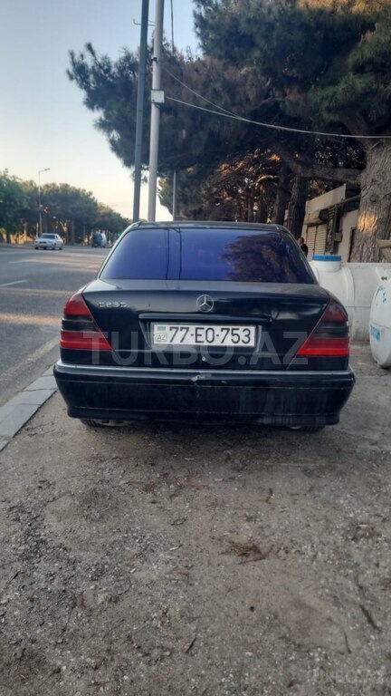Mercedes C 200