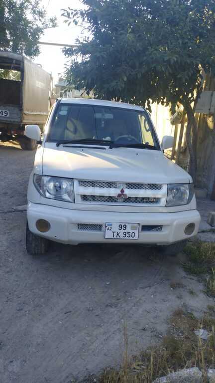 Mitsubishi Pajero io