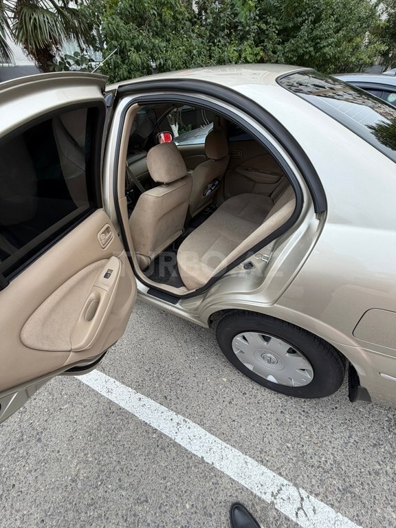 Nissan Sunny