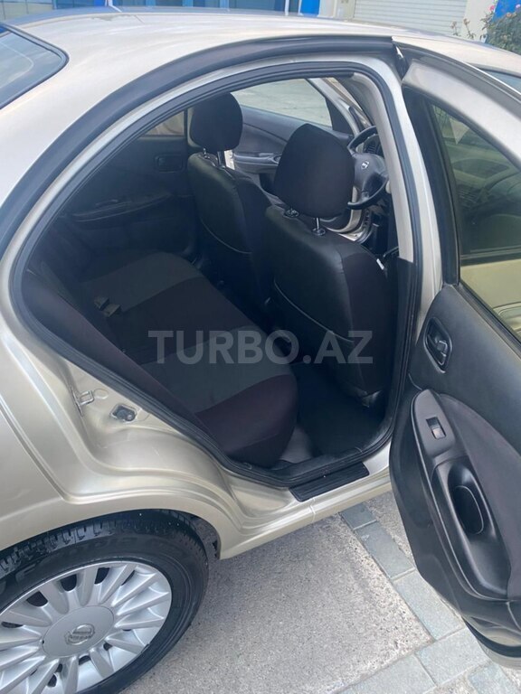 Nissan Sunny