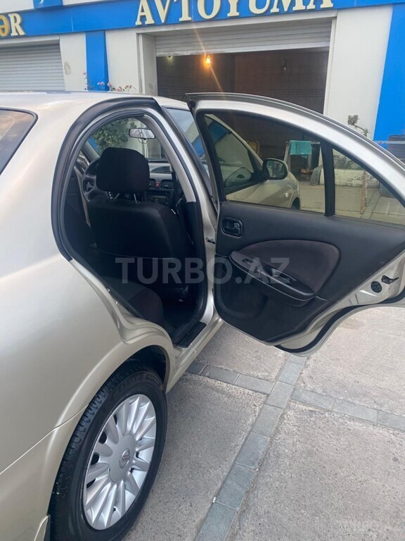 Nissan Sunny