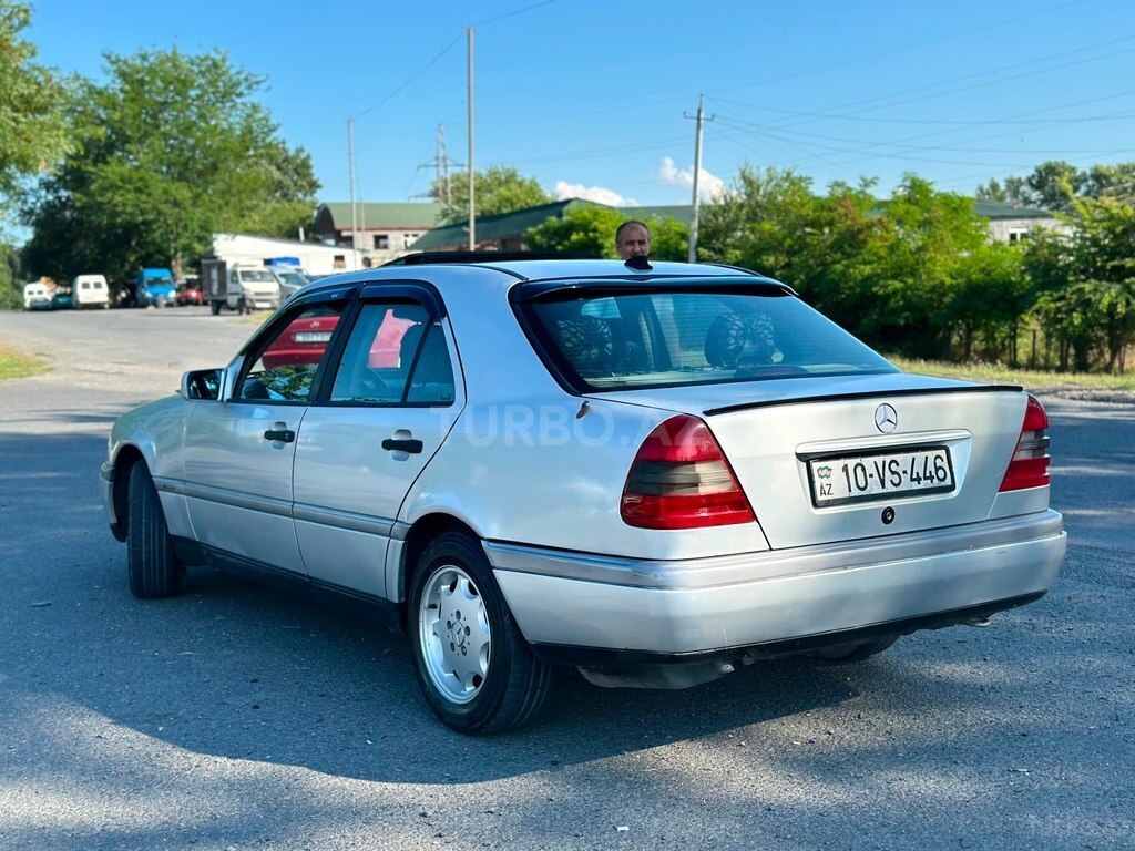 Mercedes C 180