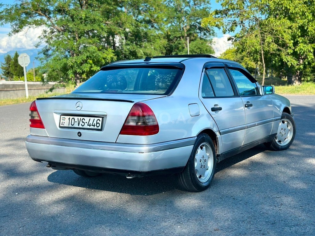 Mercedes C 180
