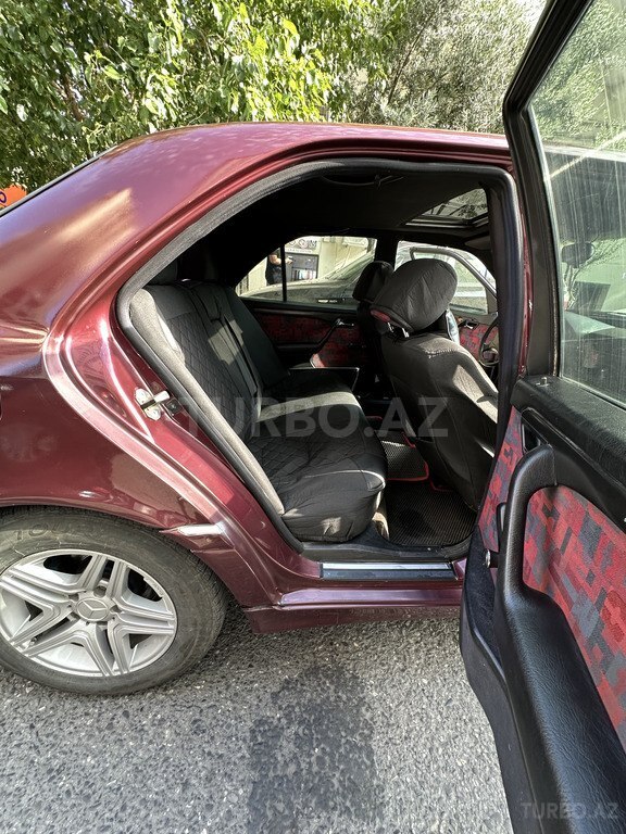 Mercedes C 180