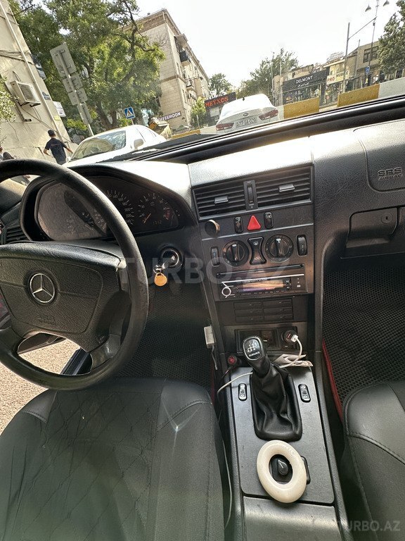 Mercedes C 180