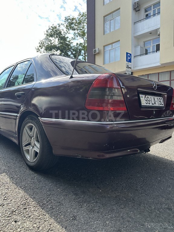 Mercedes C 180