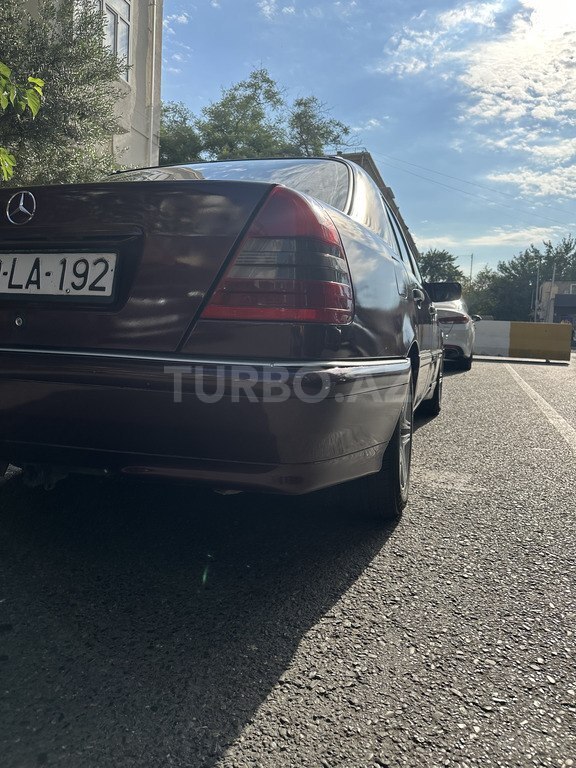 Mercedes C 180