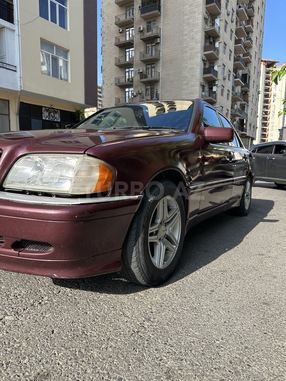Mercedes C 180