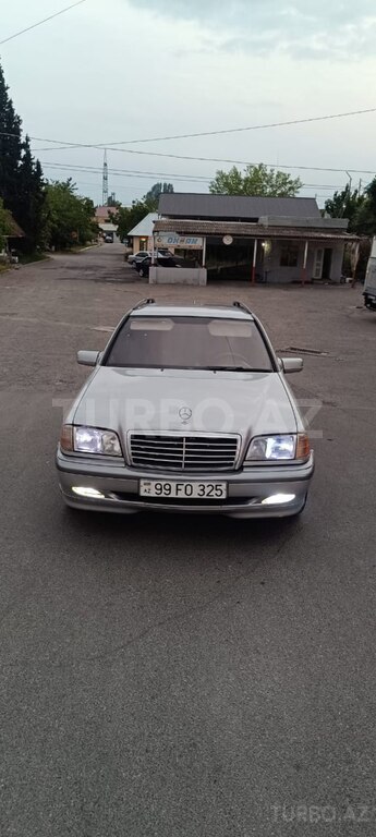 Mercedes C 180