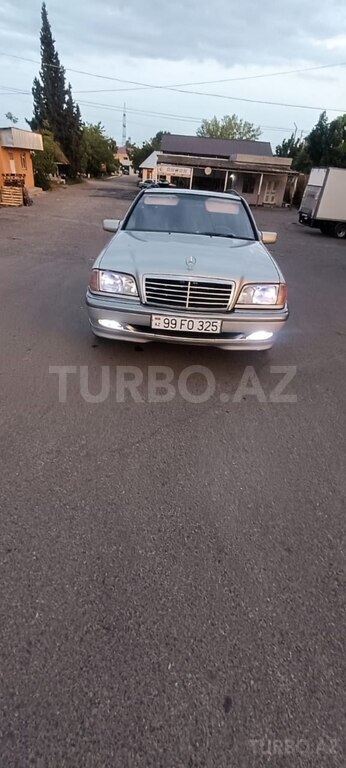 Mercedes C 180