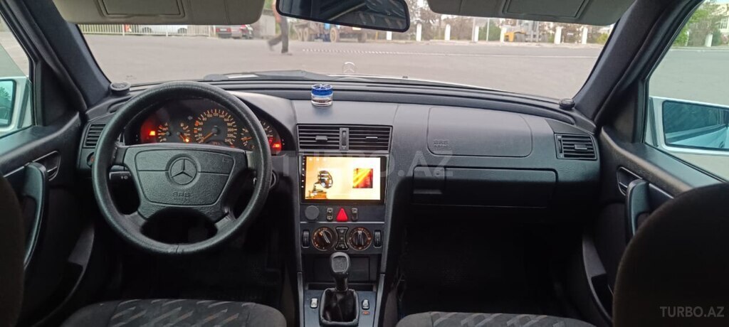 Mercedes C 180
