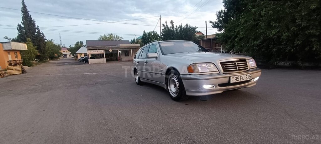 Mercedes C 180