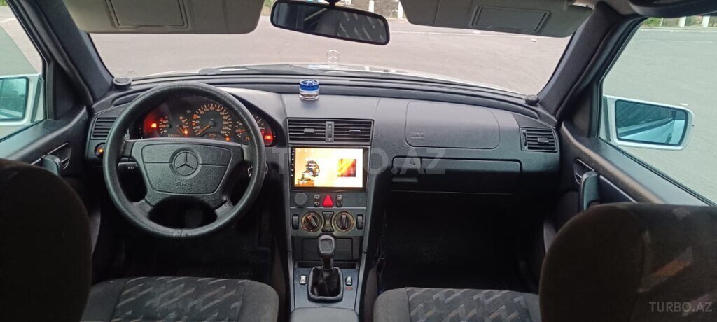 Mercedes C 180