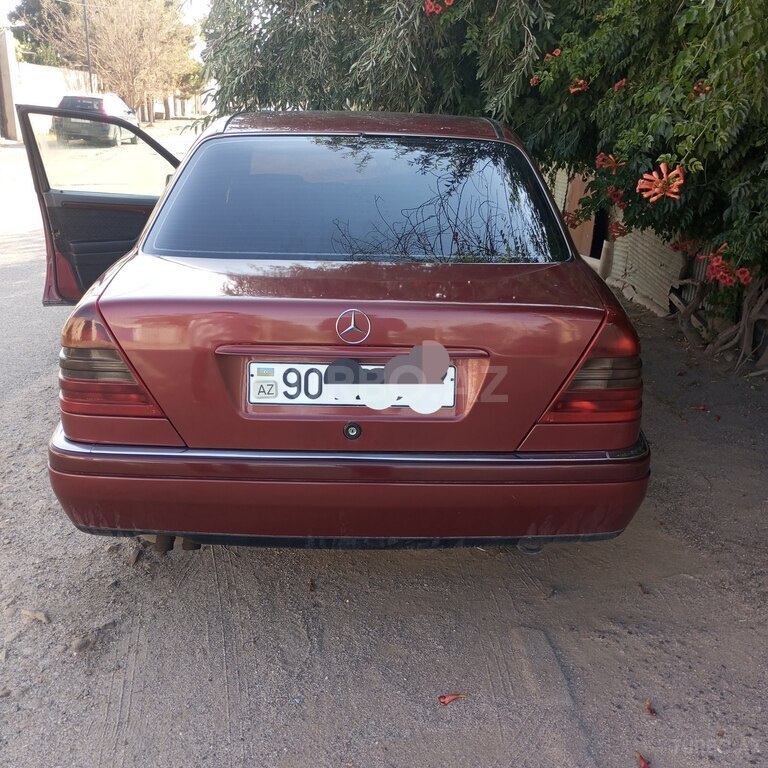 Mercedes C 180