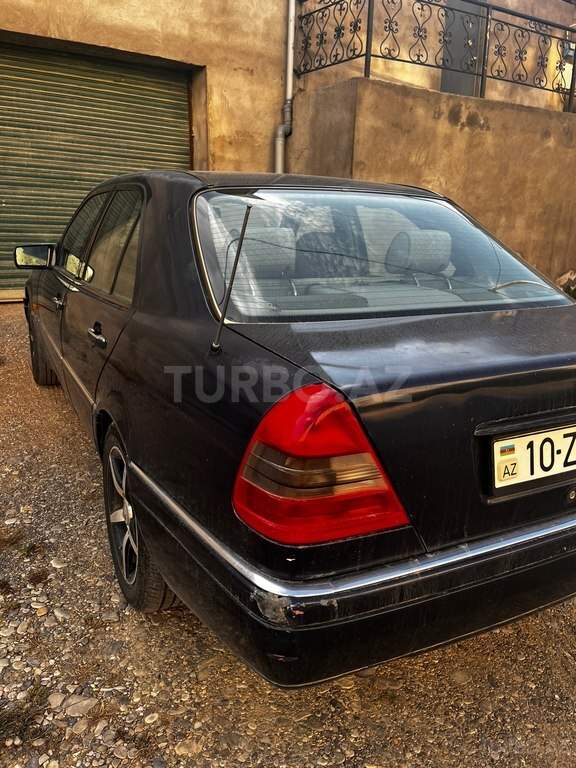Mercedes C 180