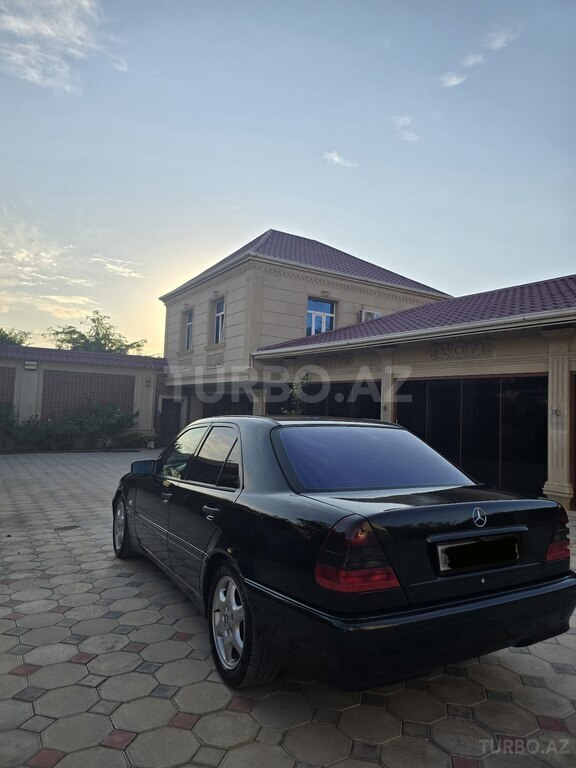 Mercedes C 230