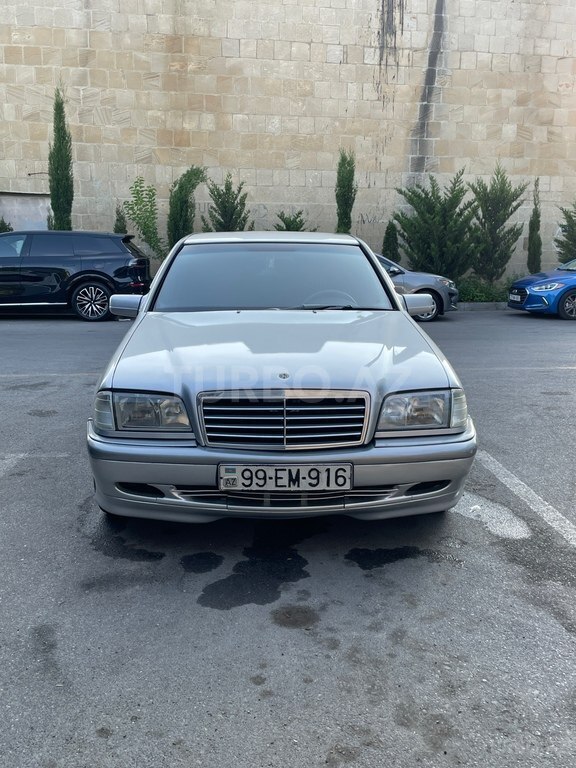 Mercedes C 180