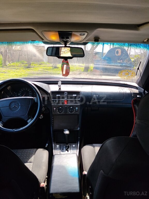 Mercedes C 180