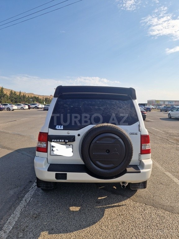 Mitsubishi Pajero io