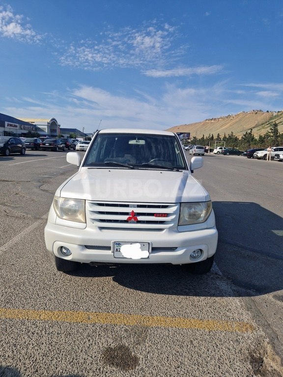 Mitsubishi Pajero io