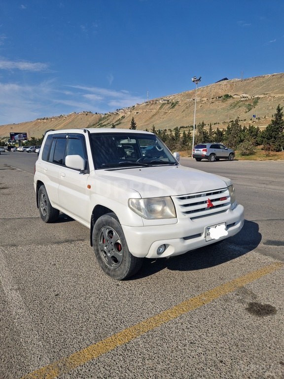 Mitsubishi Pajero io